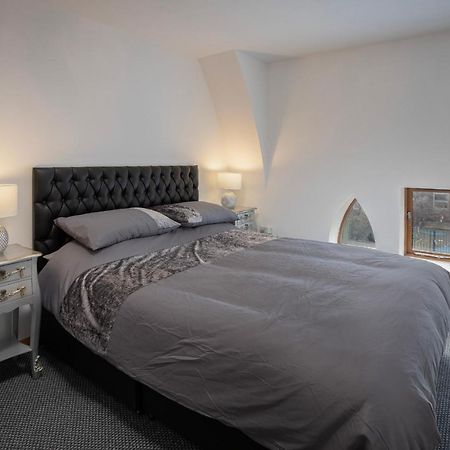 Elegant Church Conversion Close To Blackpool Tower Экстерьер фото